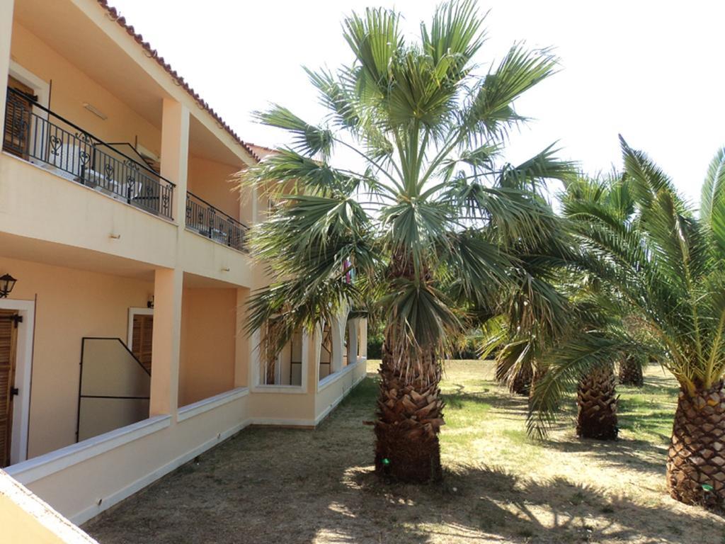 Faethon Aparthotel Karousadhes  Δωμάτιο φωτογραφία