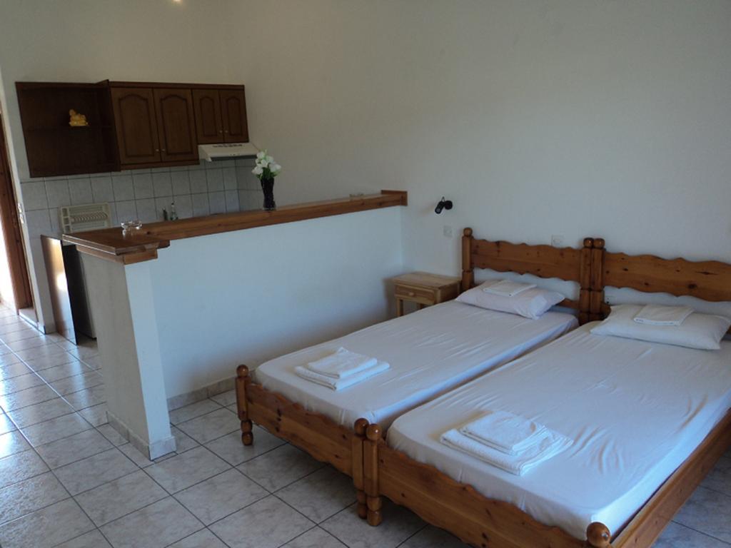 Faethon Aparthotel Karousadhes  Δωμάτιο φωτογραφία