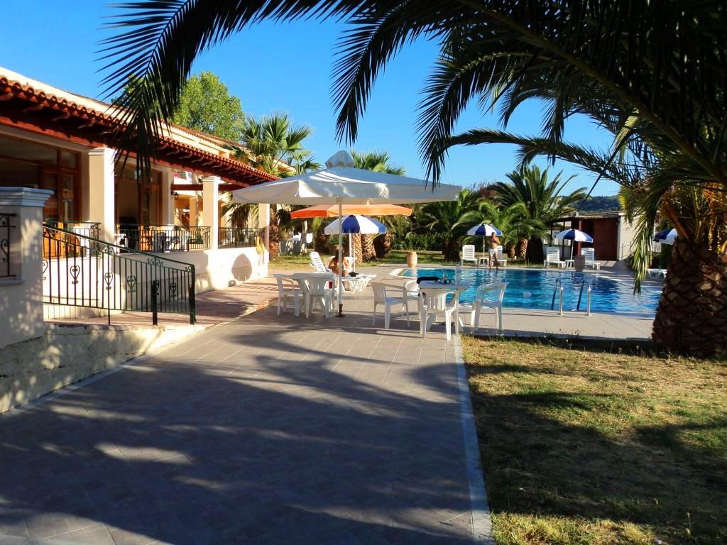 Faethon Aparthotel Karousadhes  Εξωτερικό φωτογραφία