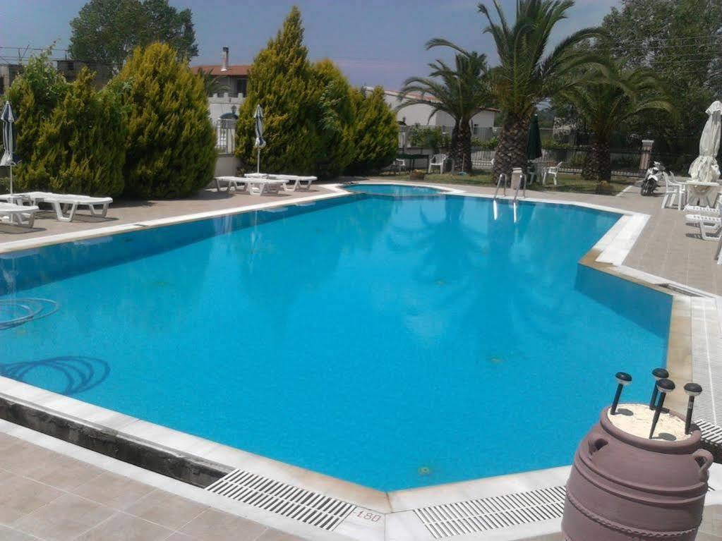 Faethon Aparthotel Karousadhes  Εξωτερικό φωτογραφία